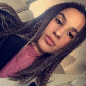 Meet your Posher, Olivia